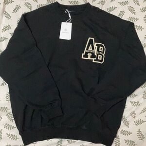 Women’s Anine Black Crewneck sweatershirt size Medium
